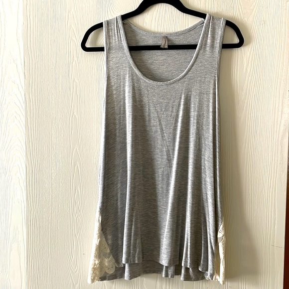 Razorback Tank w/ Lace - Picture 1 of 4